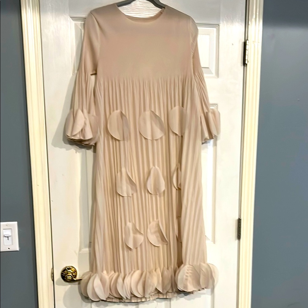 Elegant Beige Pleated Long-Sleeve Midi Dress